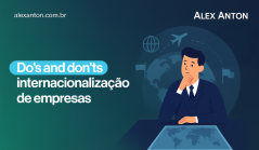 Imagem de um homem de terno pensativo diante de um tablet com mapa mundial, com elementos relacionados a negócios internacionais e internacionalização de empresas, promovendo dicas para a internacionalização de empresas.